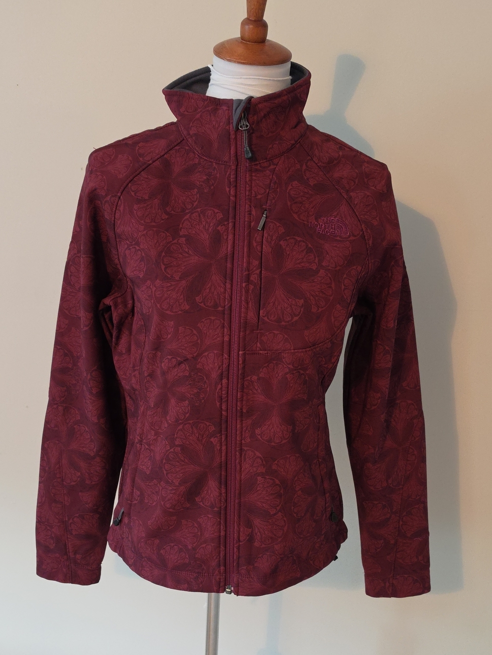 The North Face Full Zip Burgundy Outdoor Adventure Jacket